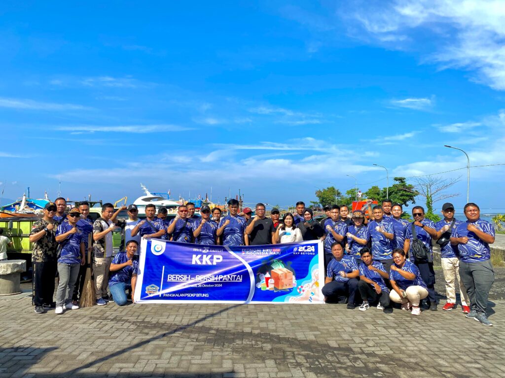 Bersih Pantai bertempat di Wilayah Kerja Tumumpa, Manado.