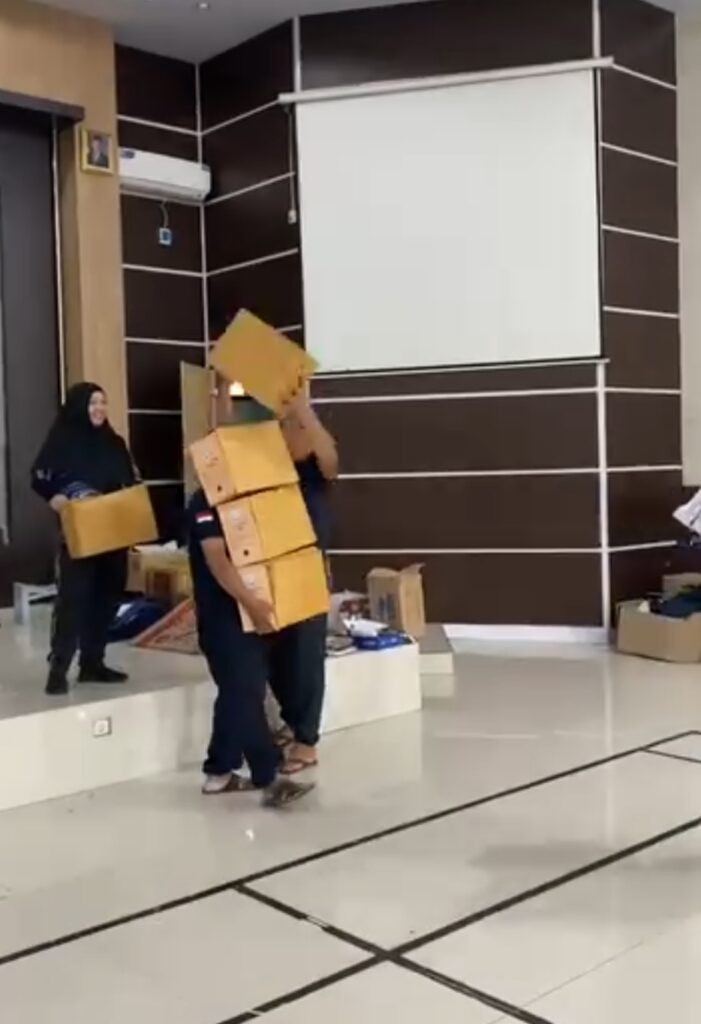 Kerja Bakti Kebersihan Kantor